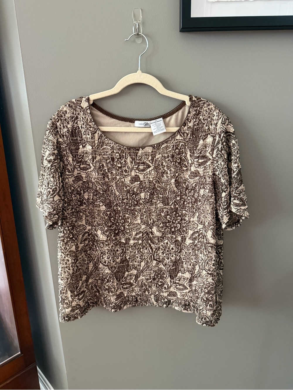 East 5th Brown and Cream Short Sleeve Patterned Tee. 2X